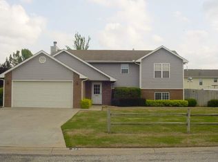 633 Aetna Dr, Cheney, KS 67025
