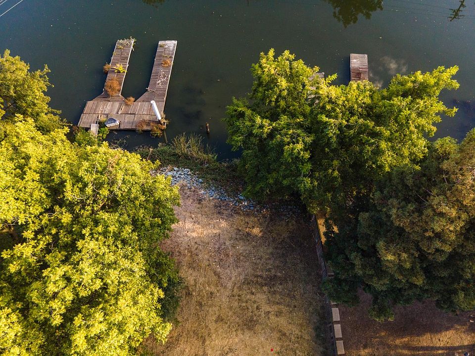 1st image of 2204 Canal Dr