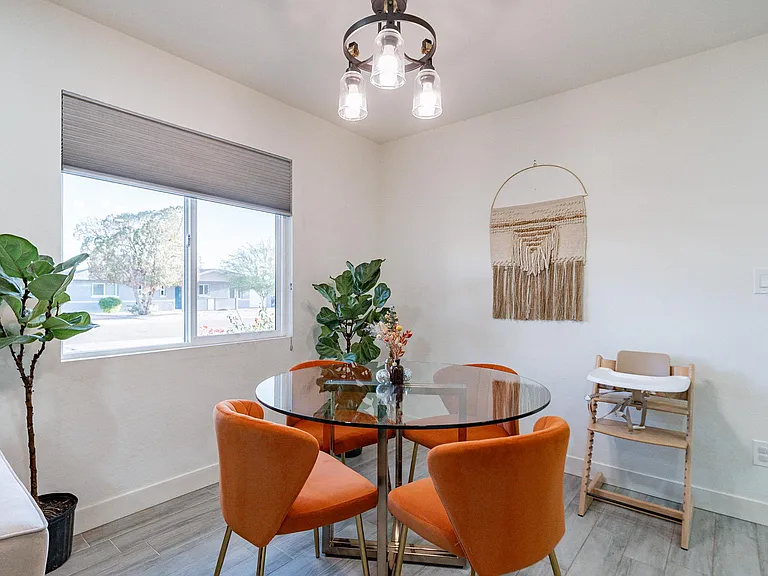 4724 E Polk St — Photo 10