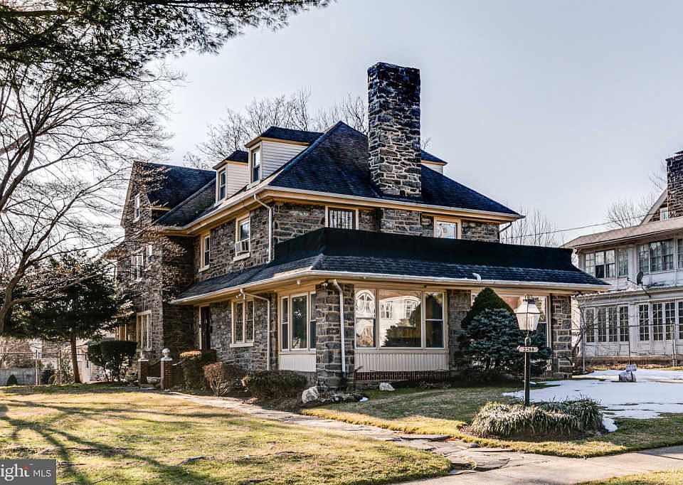 1st image of 2284 Bryn Mawr Ave