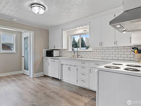 3rd image of 706 Harrison Street