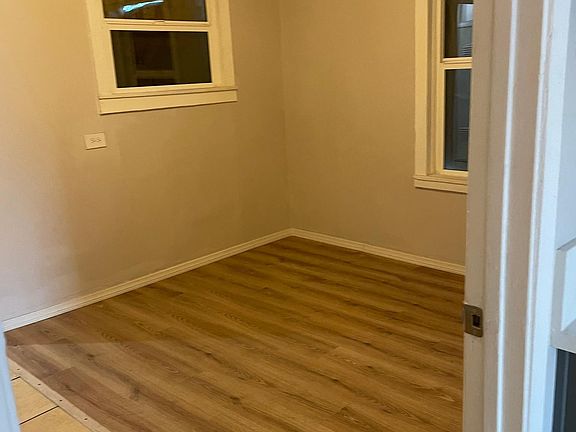 5th image of 212 N 3rd Ave