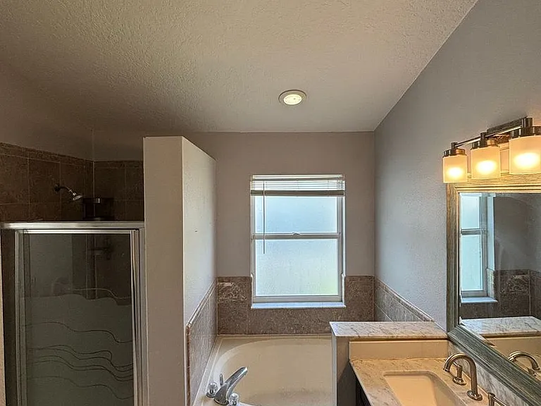 12804 Gettysburg Cir — Photo 25
