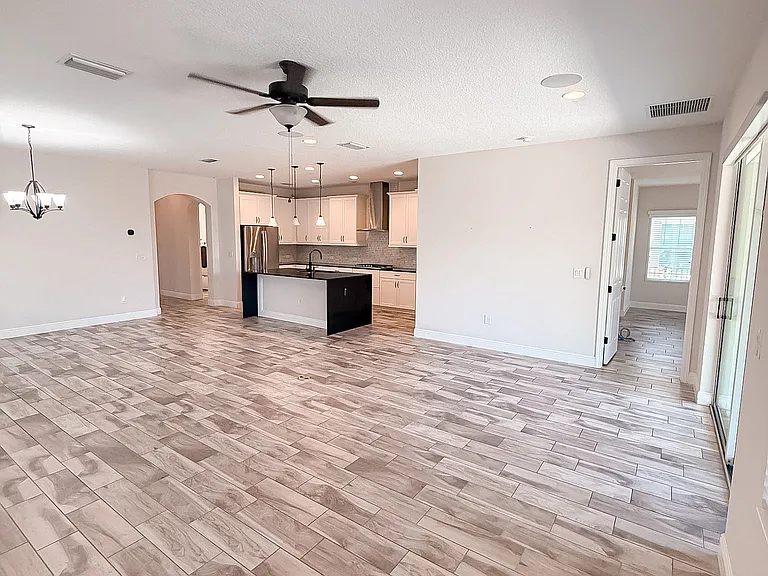 5723 Silver Sun Dr — Photo 24