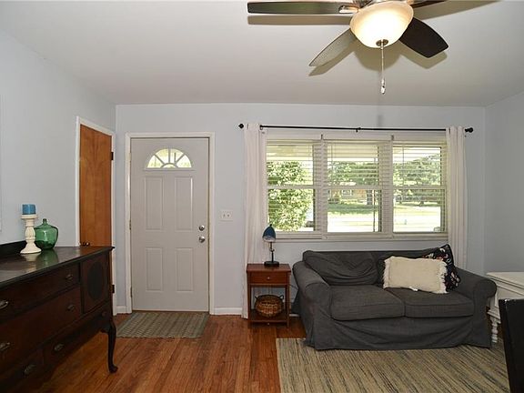2nd image of 108 Cedar Bluff Dr