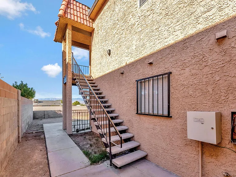 2257 Exeter Dr #D — Photo 5