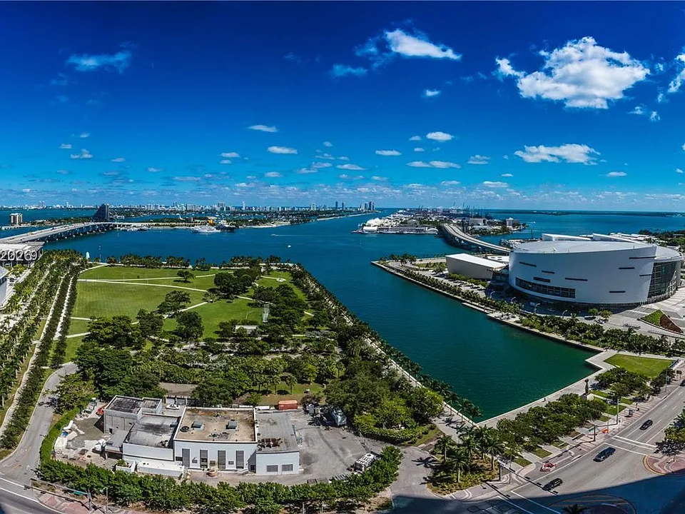 900 Biscayne Blvd #2604