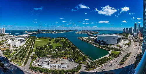 900 Biscayne Blvd Photo 1