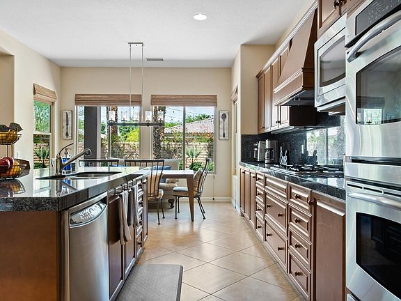 5th image of 78566 Blackstone Ct