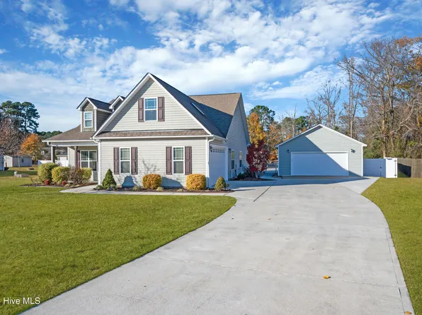 2041 Della Lane, Greenville, NC 27858