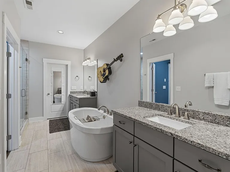 1815 Ridley Blvd #8 — Photo 34