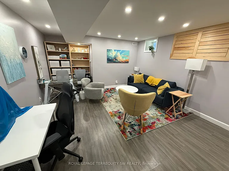 2134 Dundas St W #1 — Photo 10