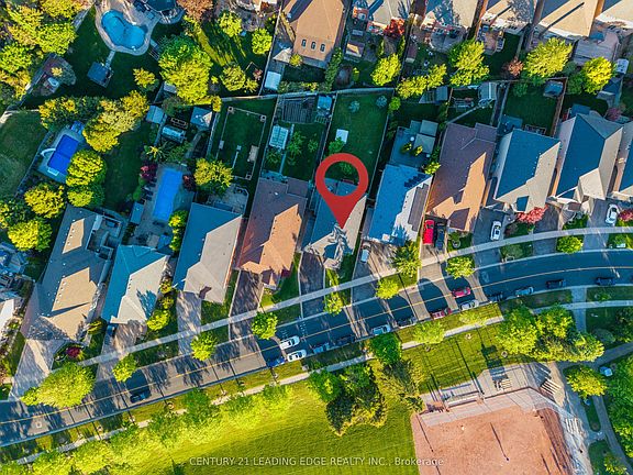 5th image of 40 Rouge Bank Dr