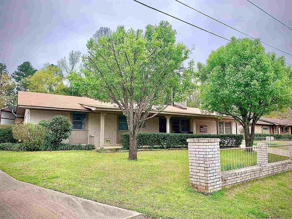 1st image of 108 Lakeside Dr