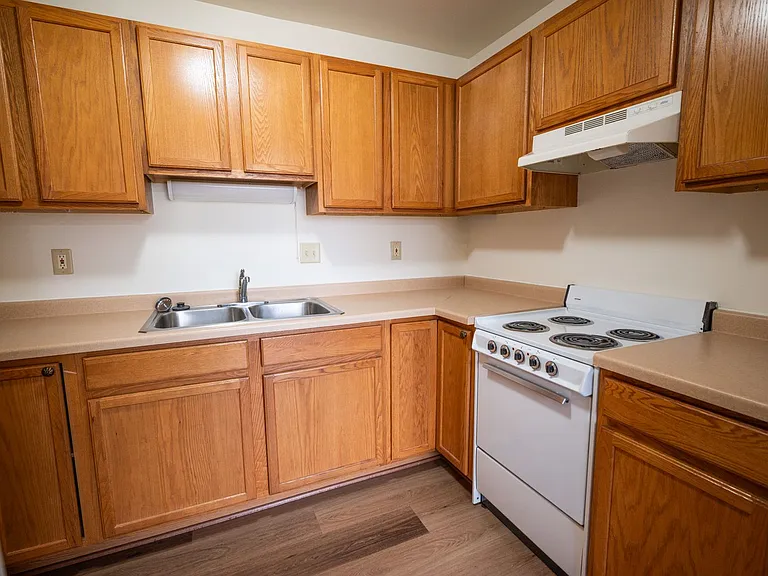 Freedom Ring Apartments — Photo 26