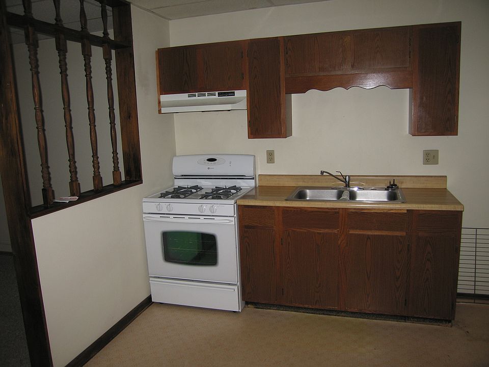 2nd image of 31 York St #D