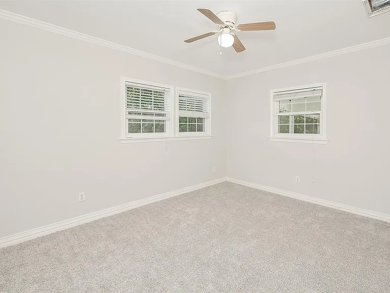 709 Inwood Dr — Photo 15