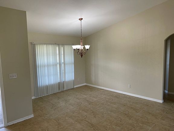 3rd image of 1221 NW 25th Pl