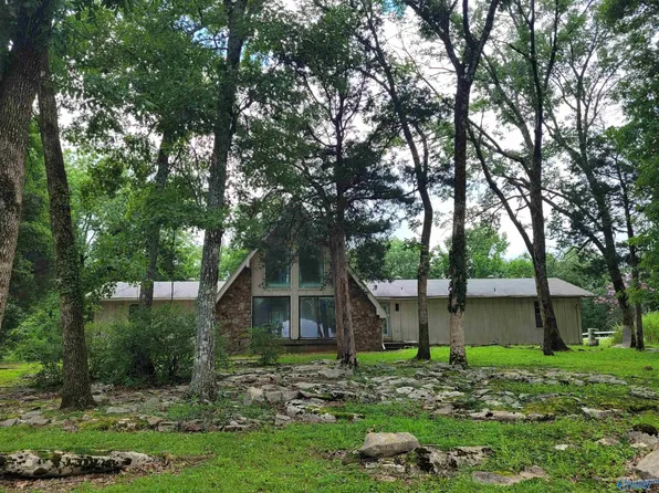 2209 Apache Dr NW, Huntsville, AL 35810