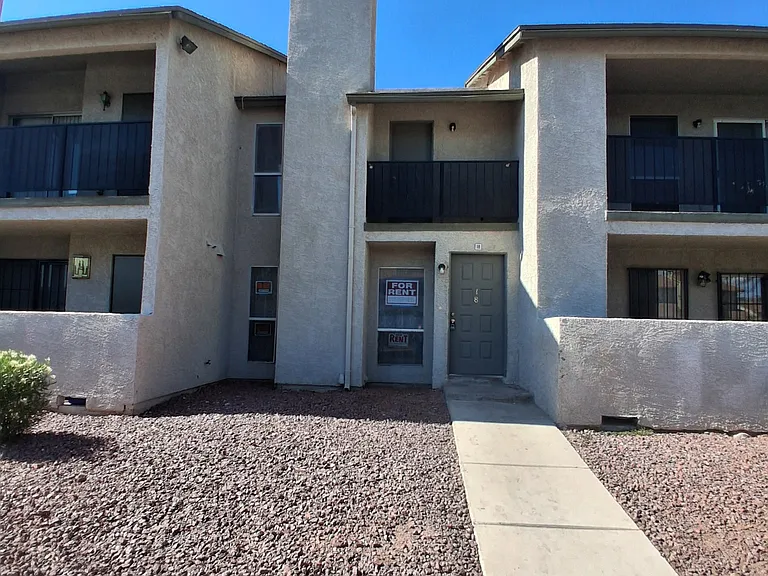 2961 Country Manor Ln — Photo 5