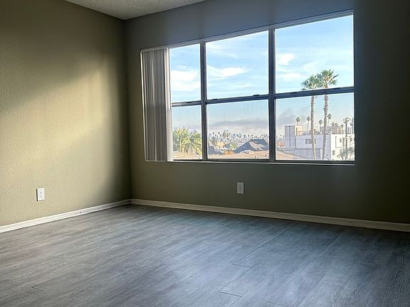 2nd image of 5332 Russell Ave APT 309