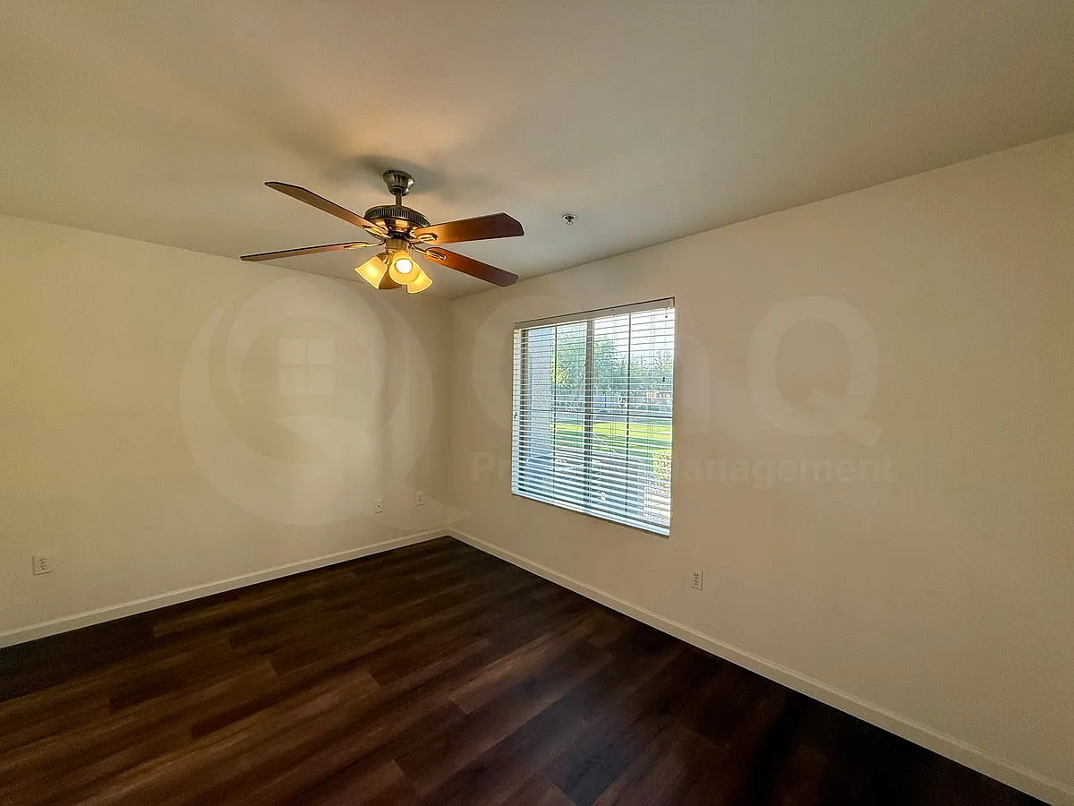4 bed, 3.0 bath, 1675 sqft, $2,599 — Photo 4
