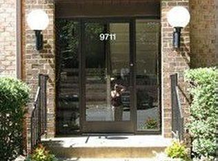 9711 Kings Crown Ct APT 102, Fairfax, VA 22031