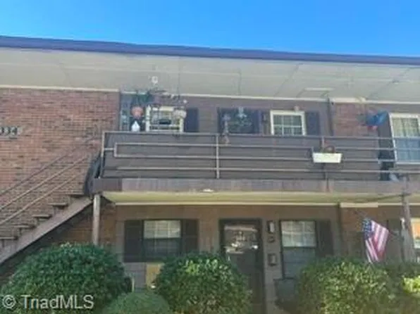 334 S Cherry St #B, Kernersville, NC 27284