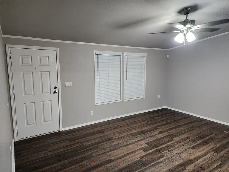 640 Houston St — Photo 8