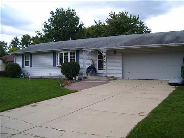 1st image of 56395 Valerie Ln