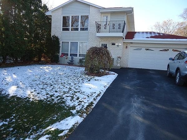 1st image of 5709 S 104th St #5711