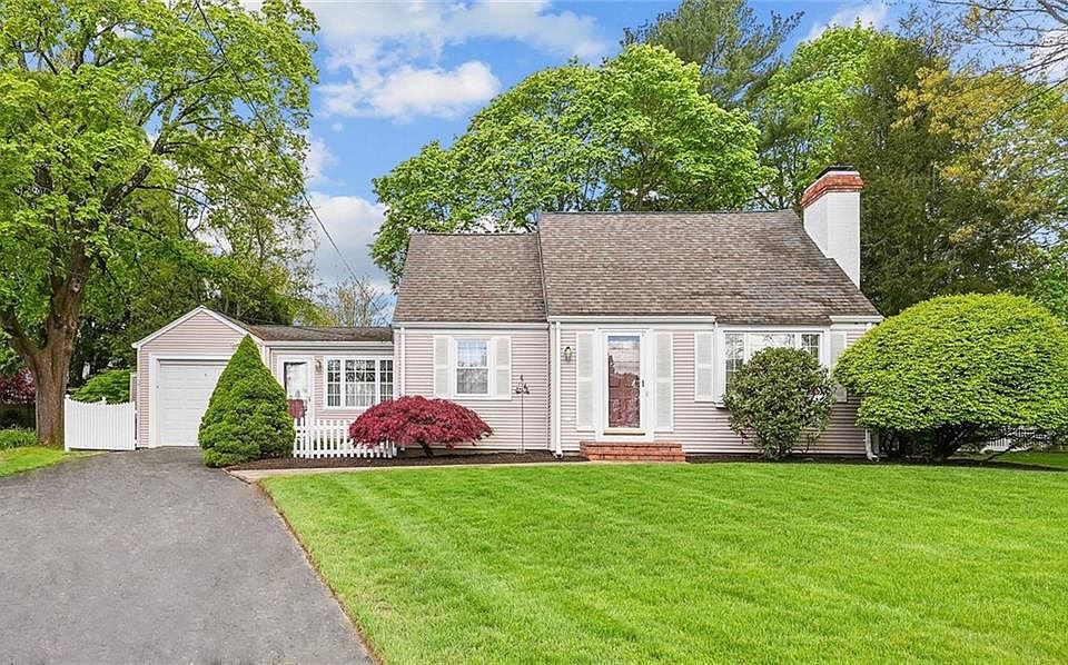 51 Meredith Dr, Cranston, RI 02920 Zillow