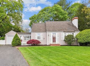 51 Meredith Dr, Cranston, RI 02920