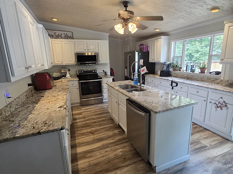 1235 Sulphur Springs Rd — Photo 15