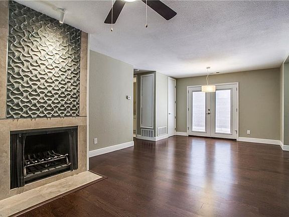 3rd image of 4035 Holland Ave APT 4