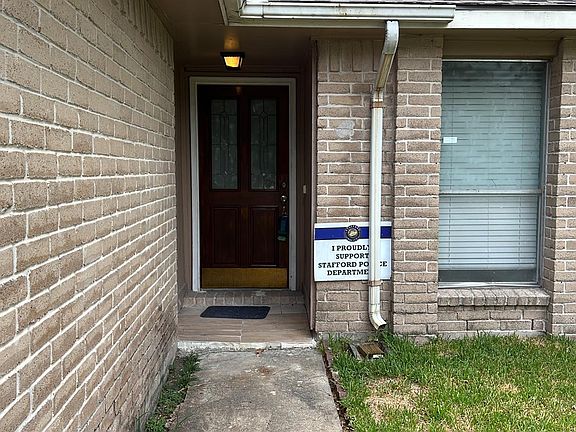 3rd image of 411 Juniper Ct