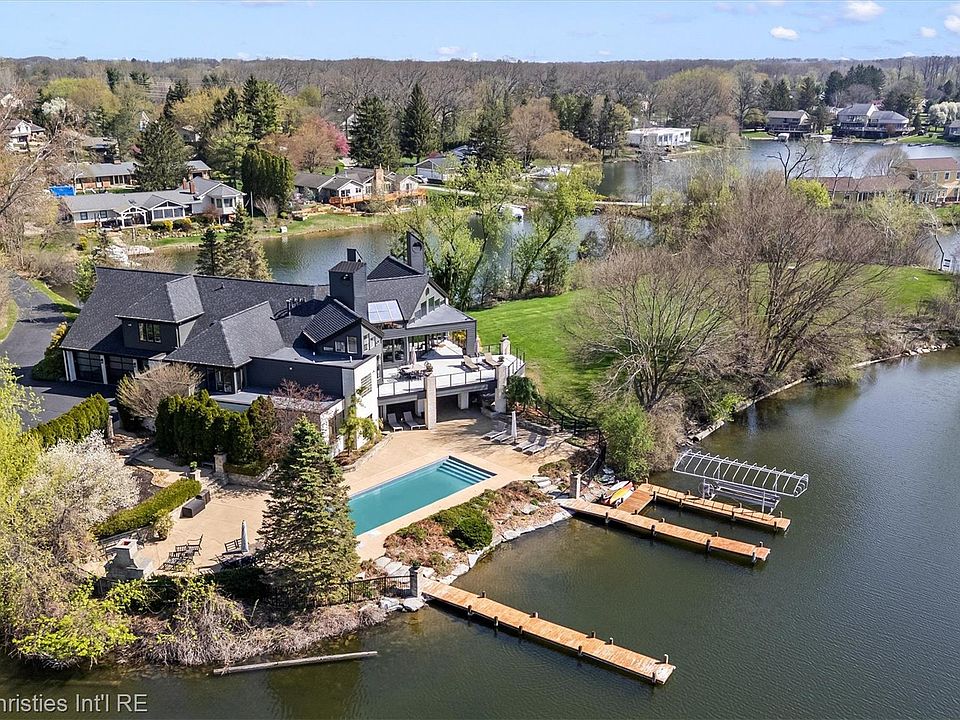 1st image of 4912 Oakwood Ct