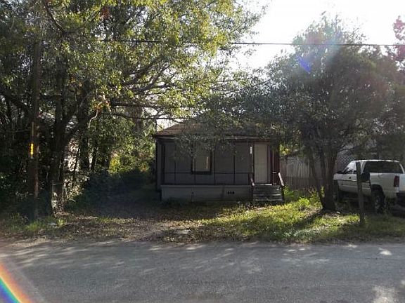 2nd image of 3050 Dignan St