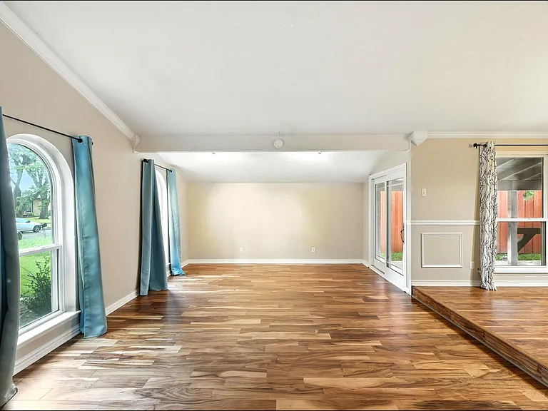 1824 Castille Dr — Photo 6