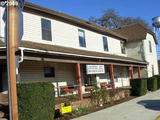 2nd image of 290 W 7th Ave