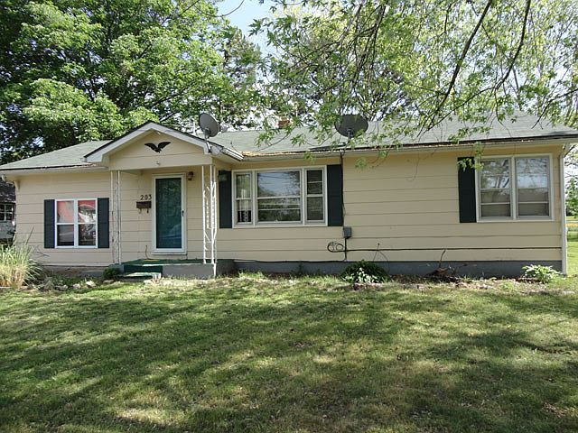 1st image of 203 W Roosevelt St