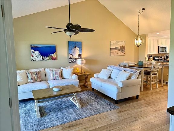 4th image of 433 CERROMAR LANE #541