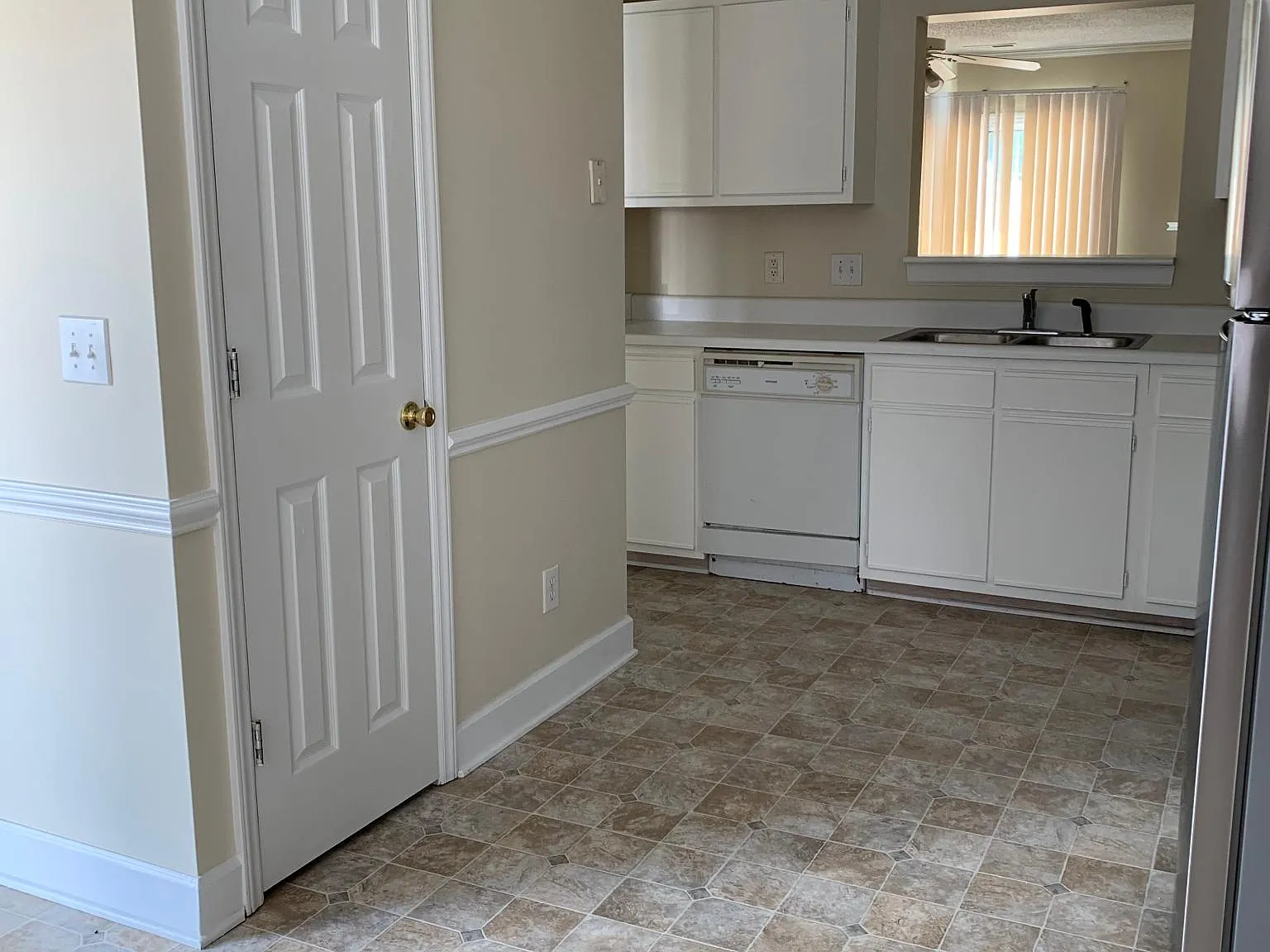 1264 Westridge Ct — Photo 2