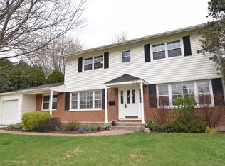 1213 E Anderson Dr, Palatine, IL 60074