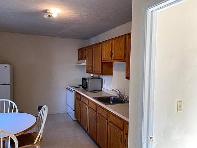 2nd image of 23 Monroe Ave #2