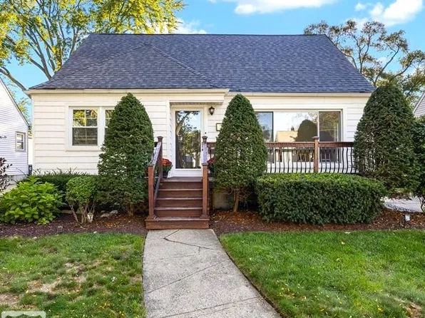 2060 Thomas Ave, Berkley, MI 48072