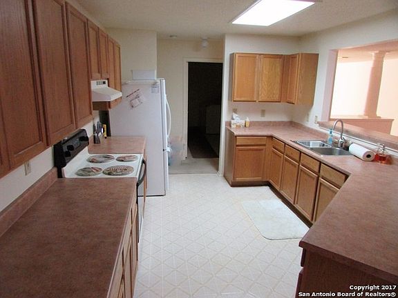 5th image of 1441 Country Hills Dr