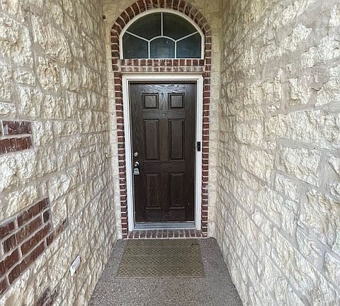 4th image of 925 Princess Diana Dr
