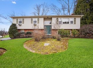 2 Medford Pl, Nanuet, NY