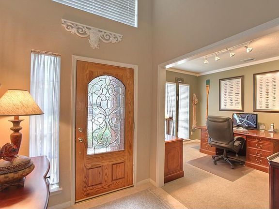 3rd image of 1801 Oak Wood Dr E